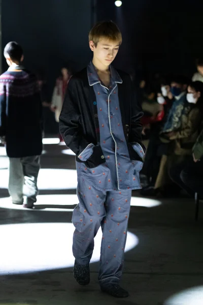 Look 4